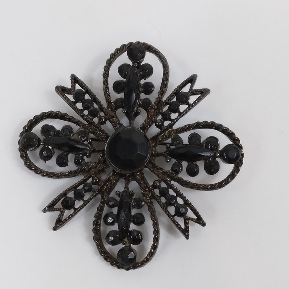 Black Maltese Cross Brooch Pin or Pendant Vintage - Picture 1 of 8